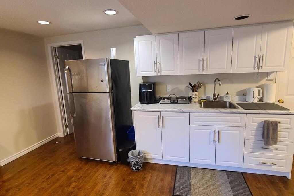 Spacious And Bright Unit With Natural Light. 皮克林 外观 照片