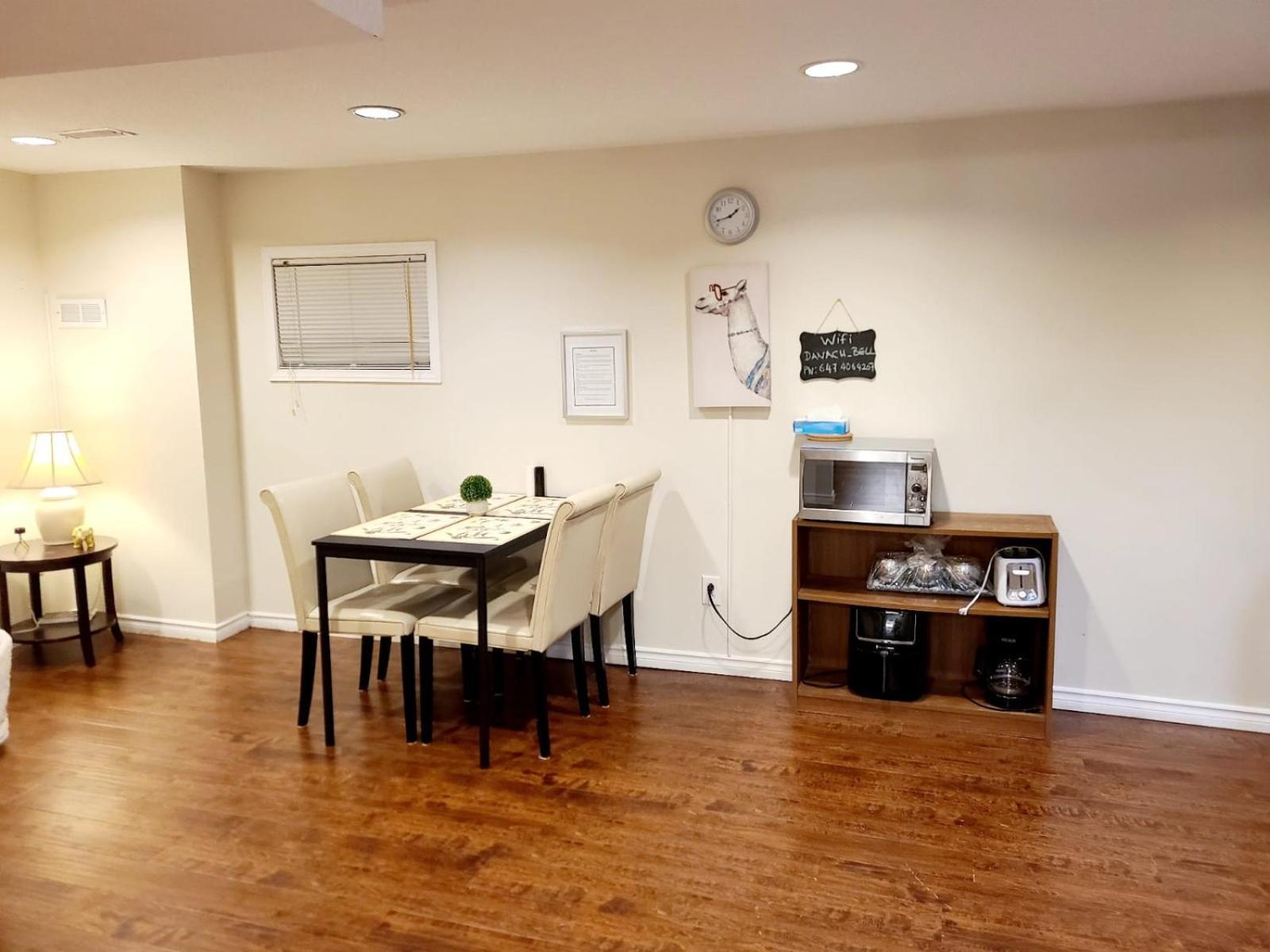 Spacious And Bright Unit With Natural Light. 皮克林 外观 照片