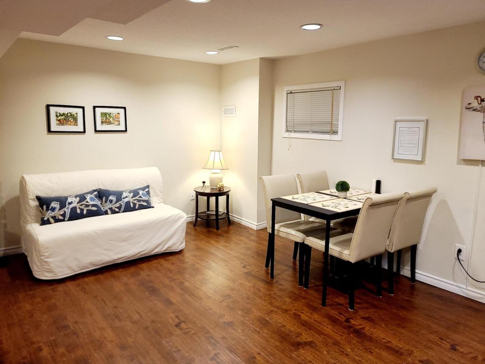 Spacious And Bright Unit With Natural Light. 皮克林 外观 照片